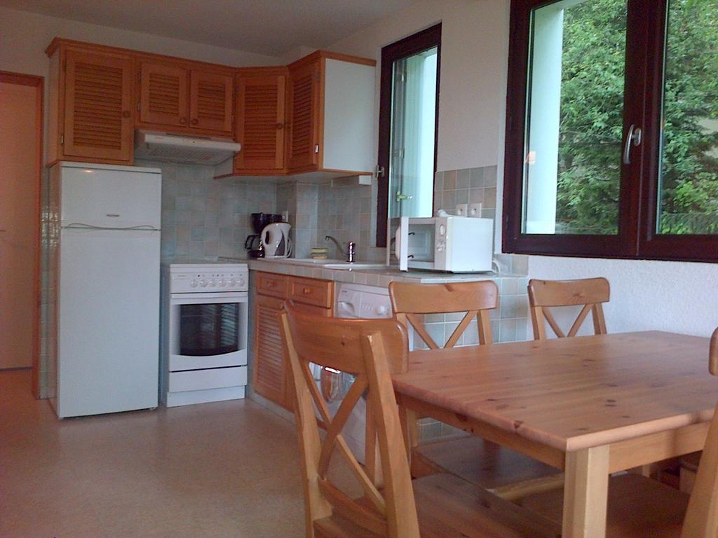 Appartements Le Clos Des Gentianes Allevard Zimmer foto